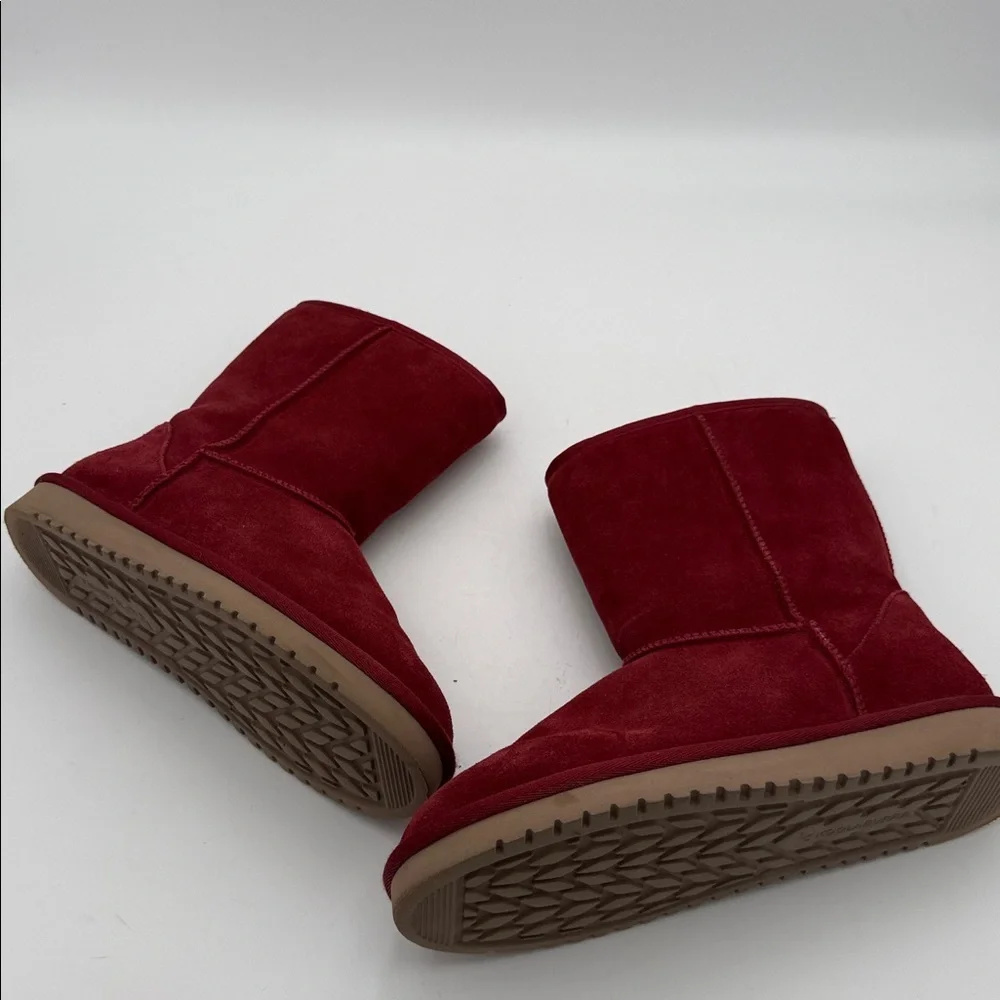 Koolaburra Ugg Women Burgundy Suede Winter Boots 8 slip on faux fur lined comfy